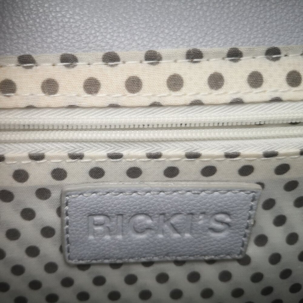 Ricki's Grey & White Faux Leather Clutch or Shoulder Bag w/ Magnetic Closure - Picture 3 of 10